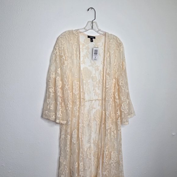 Torrid Cream Floral Lace Chiffon Duster Kimono NWT - Picture 5 of 8